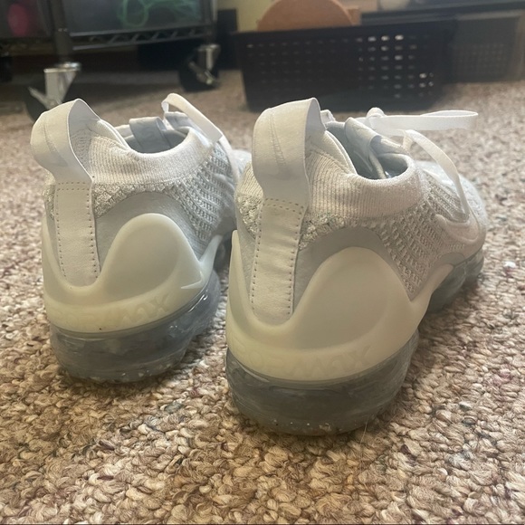 Nike Air Vapormax 2021, brand new wore one time main image 0